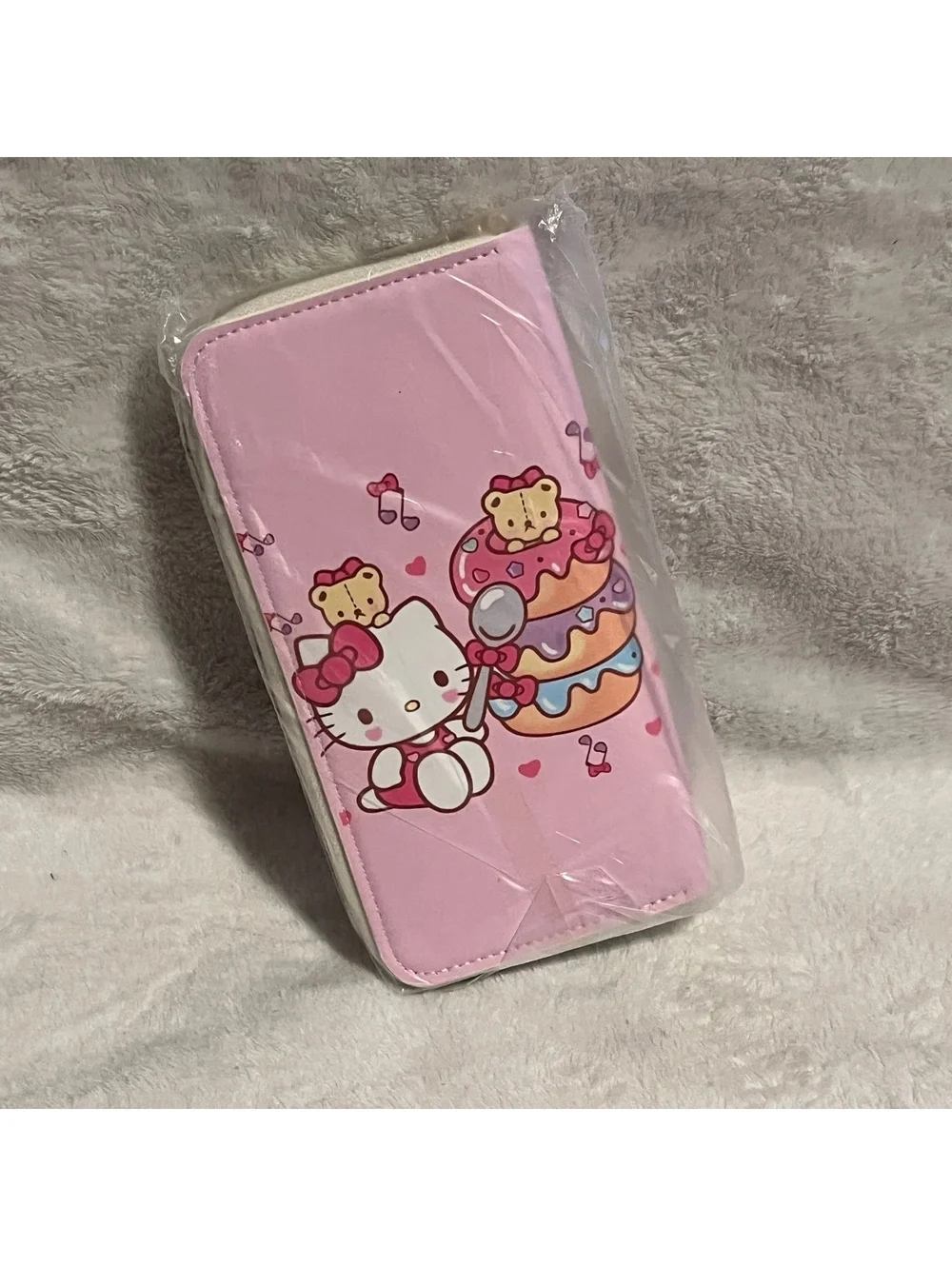 Hello Kitty pink zip wallet